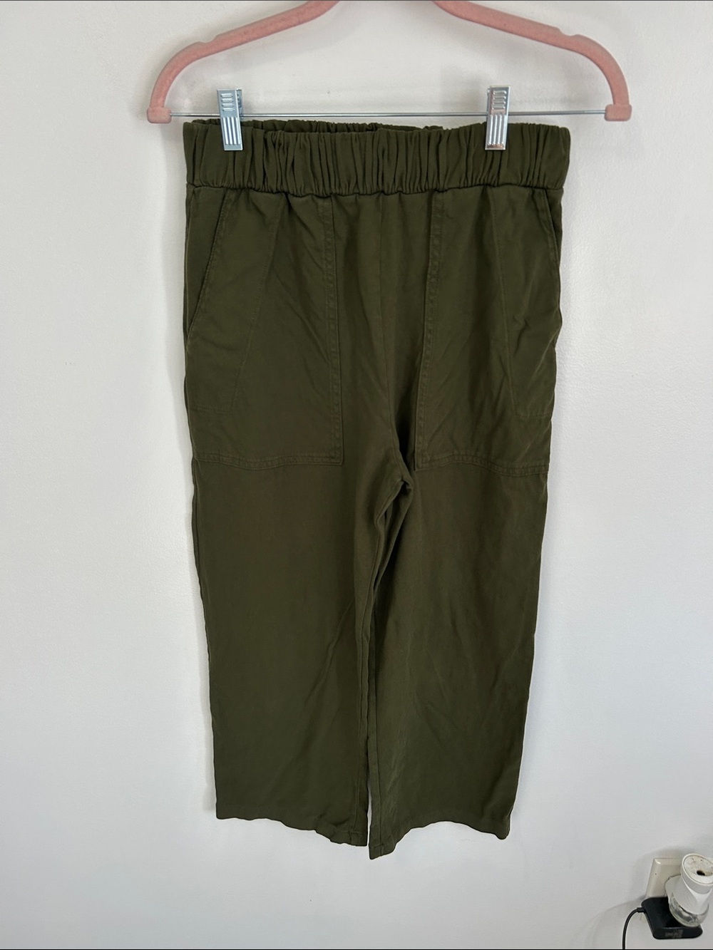 The Great . Olive Cotton Pull On Crop Pants